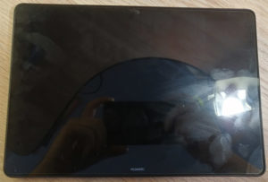 Фотография планшета Huawei MediaPad T5 (AGS2-L09) вид с лицевой стороны