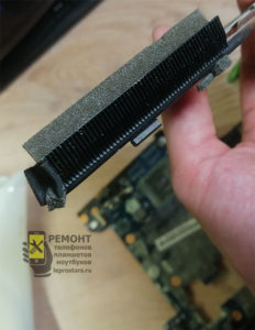 Lenovo g580 при осмотре снаружи ощущение что система охлаждения абсолютно чистая. Но - это не так.